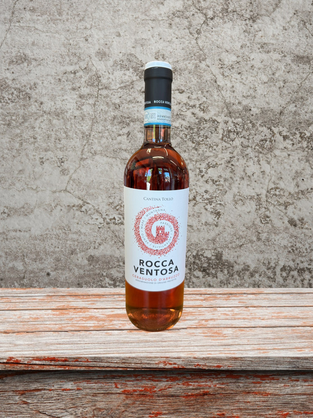 Bottiglia Cerasuolo d'Abruzzo DOP Rocca Ventosa 2025 Cantina Tollo, selezionata dalla bottega Fratelli Belfiore di Vasto Abruzzo