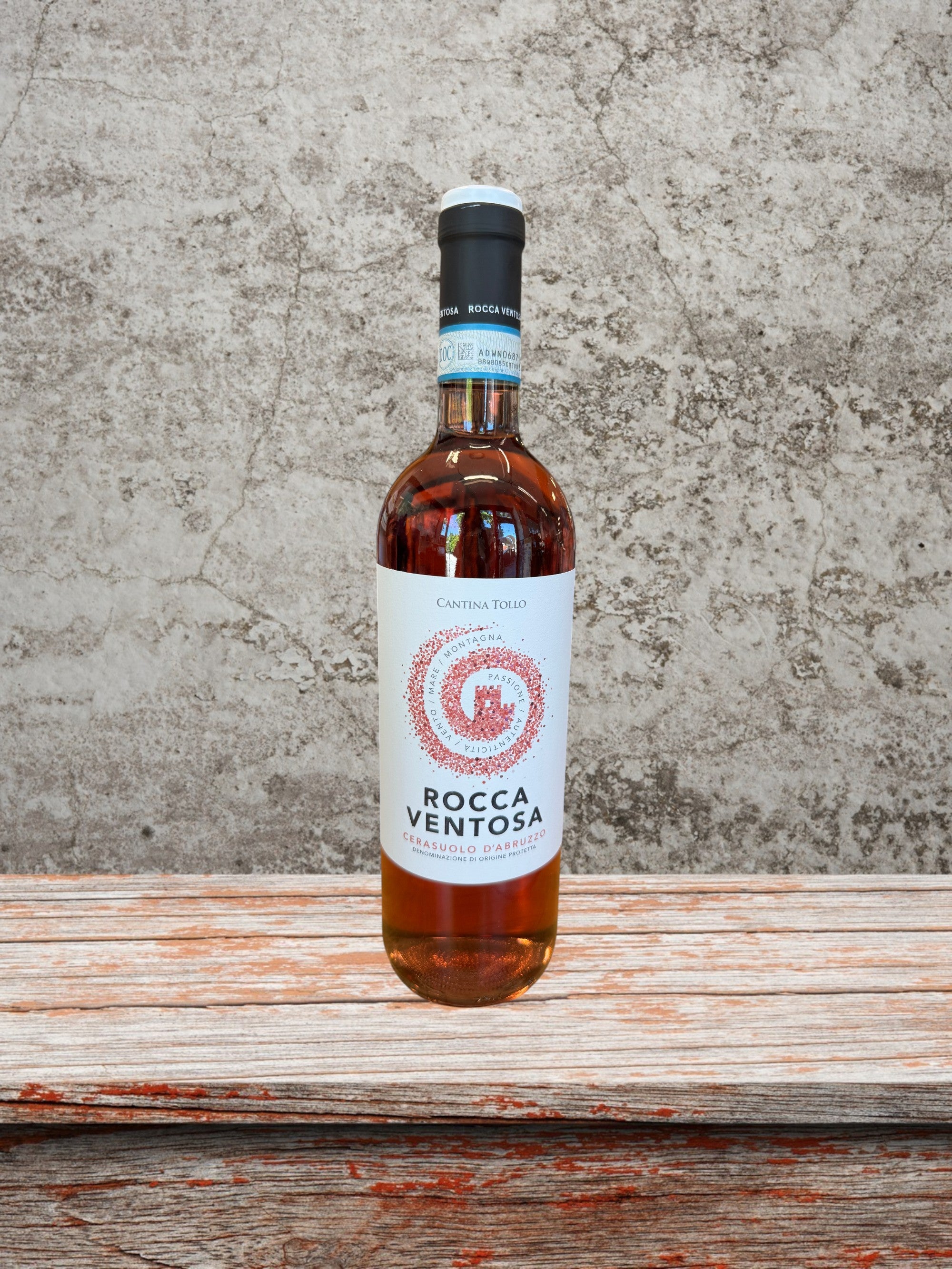 Bottiglia Cerasuolo d'Abruzzo DOP Rocca Ventosa 2025 Cantina Tollo, selezionata dalla bottega Fratelli Belfiore di Vasto Abruzzo